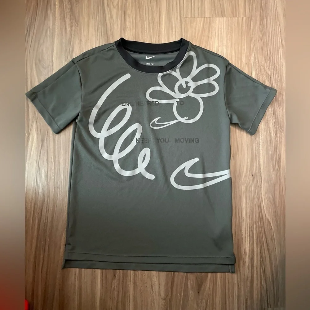 Nike Dri Fit performance select tshirt gray and black size M